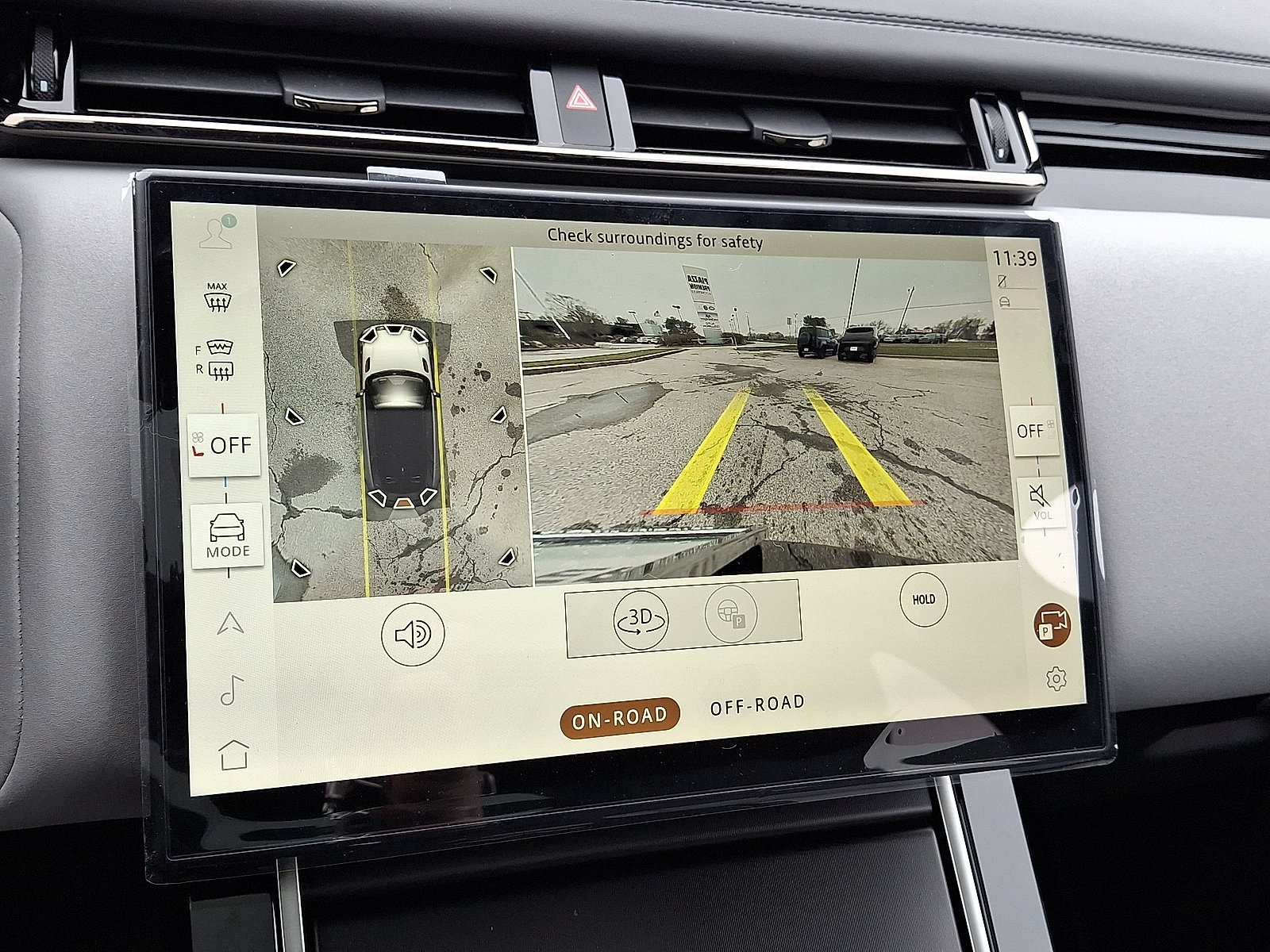 New 2026 Land Rover Range Rover Velar Dynamic SE AWD/4WD image 11