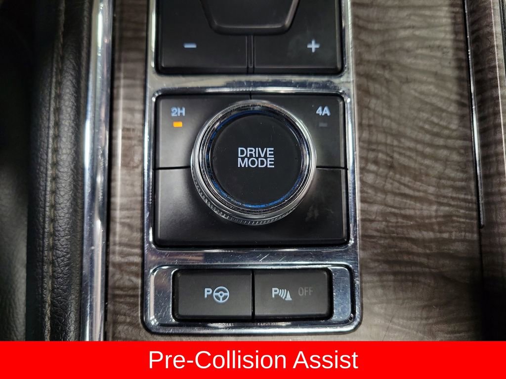 Used 2018 Ford Expedition Max Limited w/ Equipment Group 302A AWD/4WD image 17