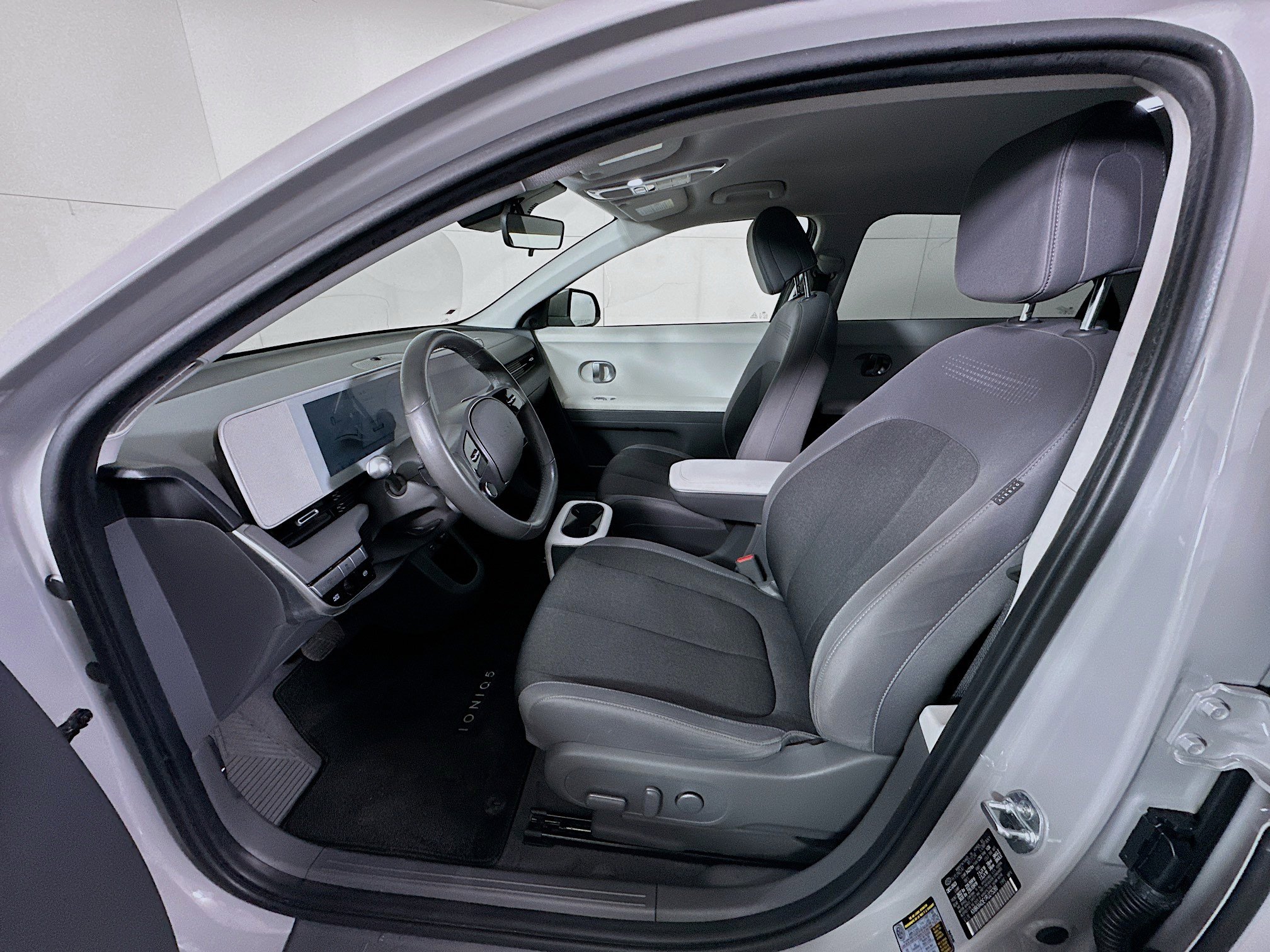 Used 2024 Hyundai Ioniq 5 SE RWD image 13