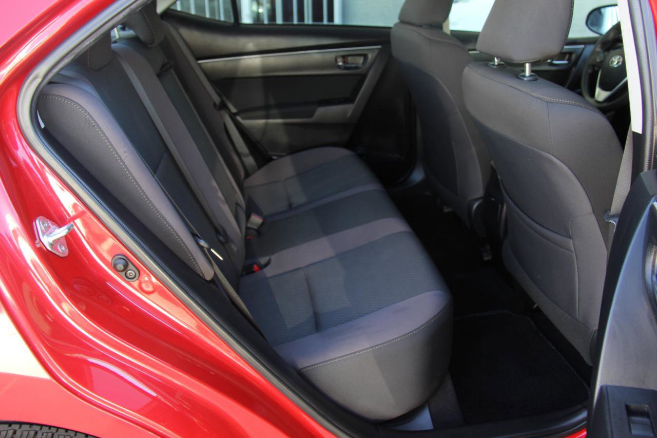 Used 2017 Toyota Corolla LE w/ Carpet Mat Package (TMS) image 29