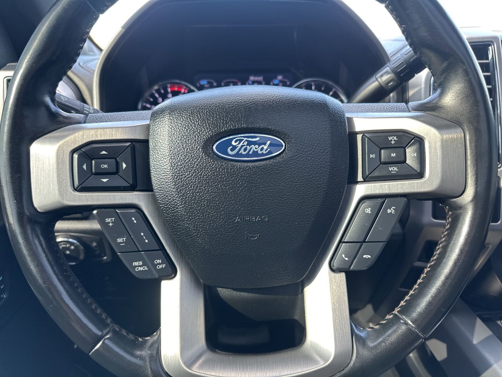 Used 2021 Ford F350 Platinum w/ Tremor Off-Road Package image 22