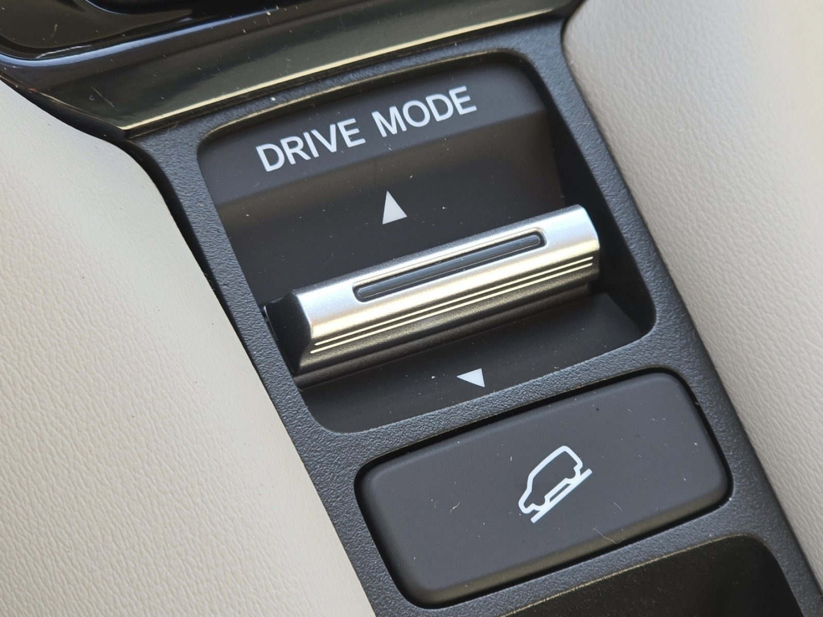 New 2026 Honda HR-V LX image 8