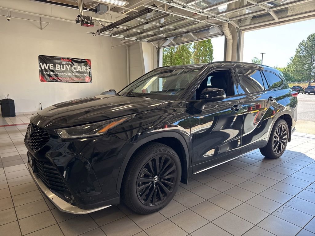 Used 2023 Toyota Highlander XSE AWD/4WD image 4