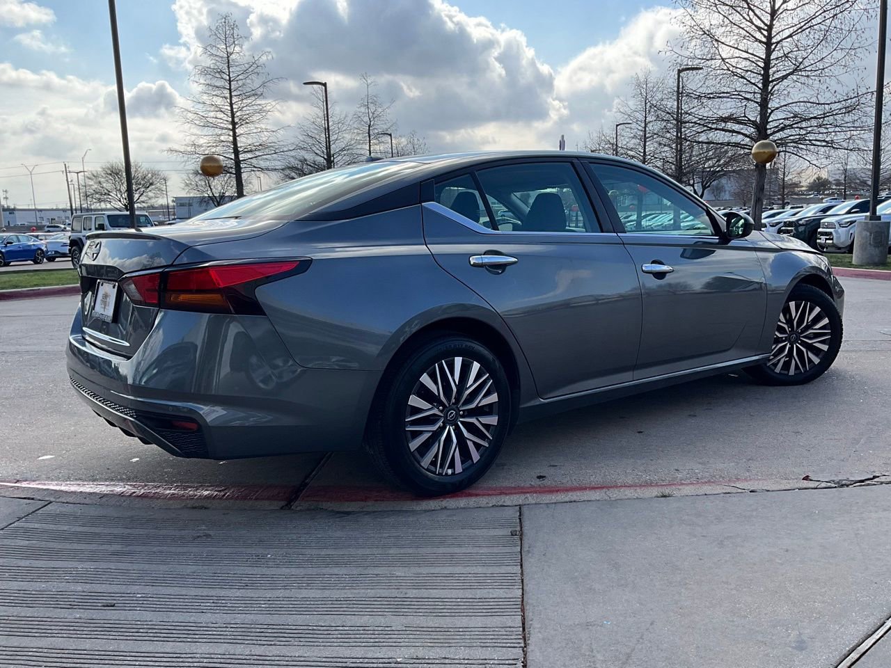 Used 2025 Nissan Altima 2.5 SV image 6