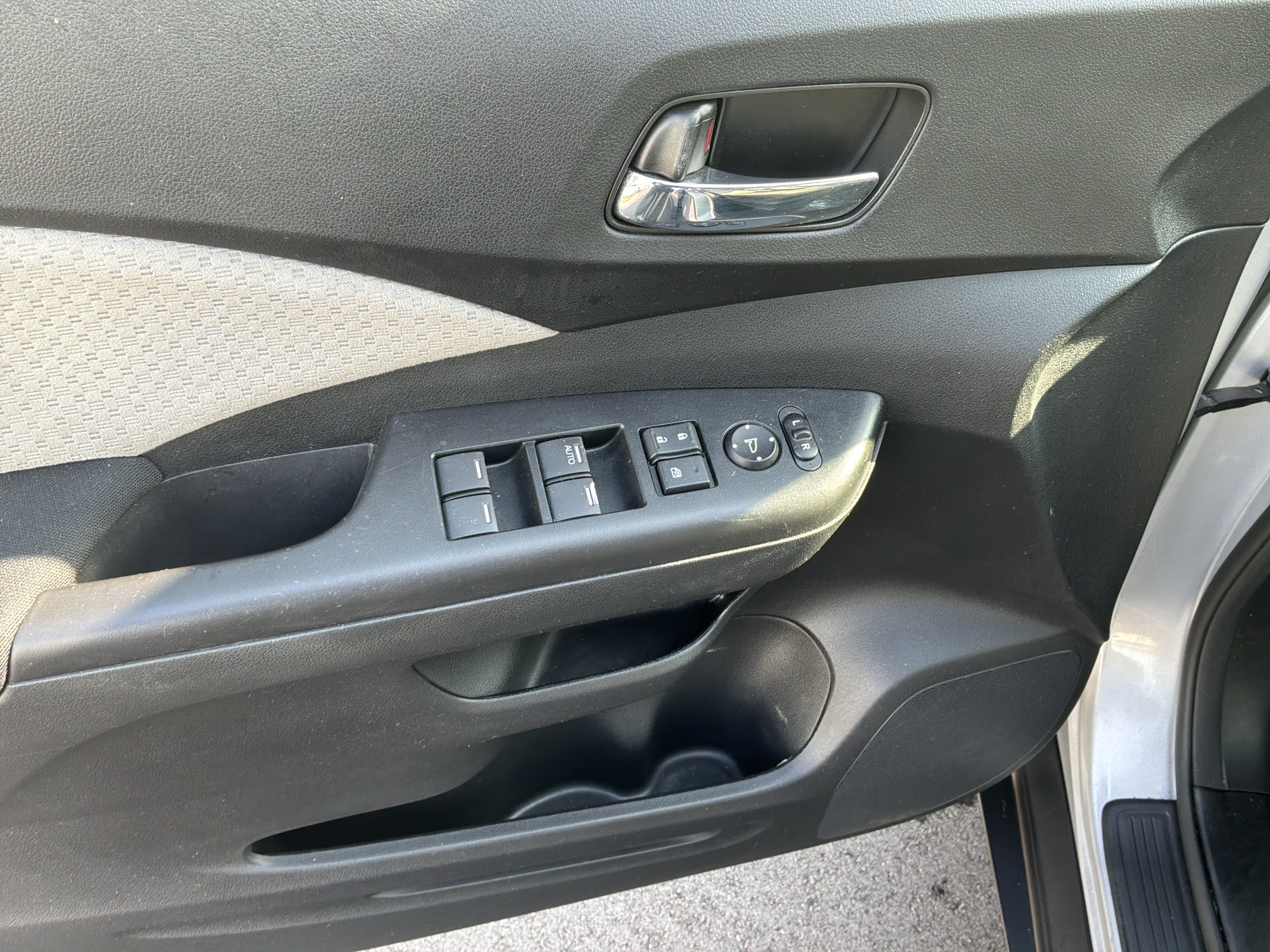 Used 2016 Honda CR-V EX image 15