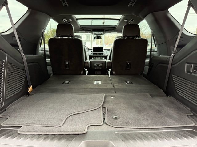 Used 2022 GMC Yukon SLT w/ SLT Luxury Package image 13