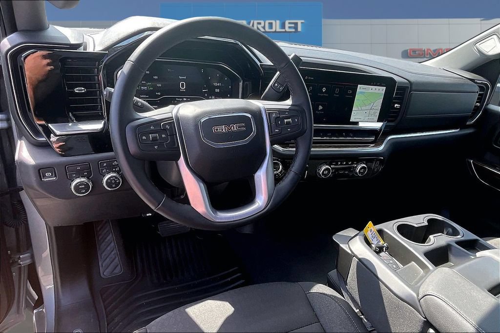 Used 2025 GMC Sierra 2500 SLE AWD/4WD image 9