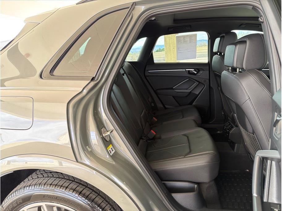 Used 2023 Audi Q3 2.0T Premium Plus image 13