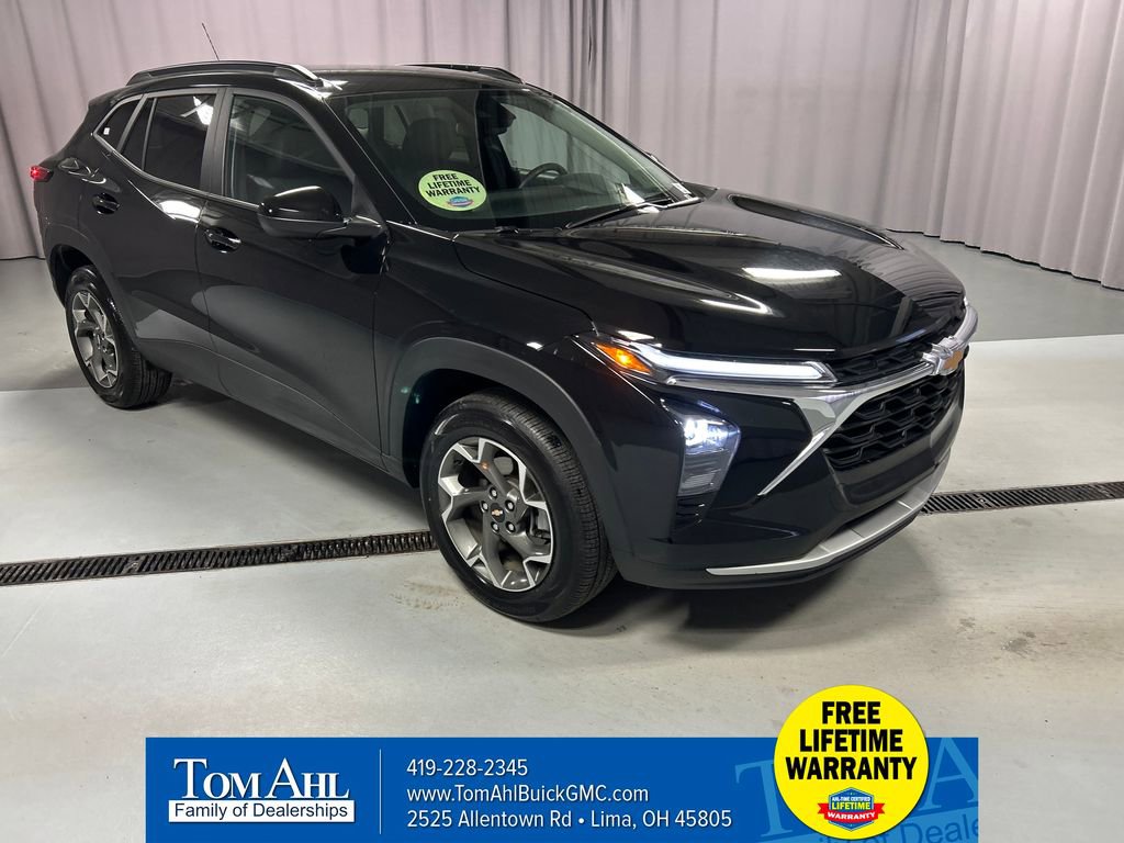 Used 2025 Chevrolet Trax LT w/ LT Convenience Package FWD image 1