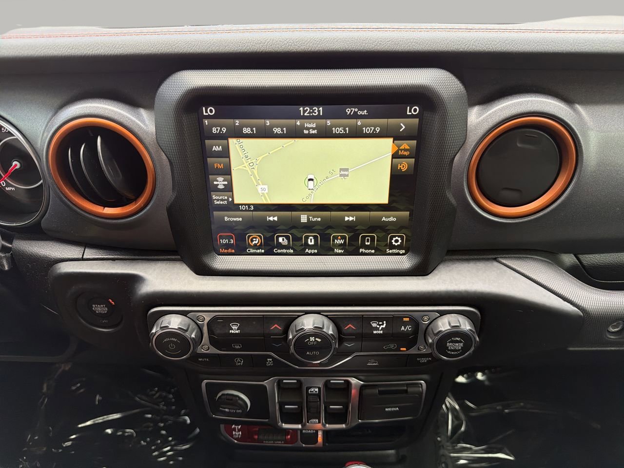 Used 2022 Jeep Gladiator Mojave w/ LED Lighting Group AWD/4WD image 19