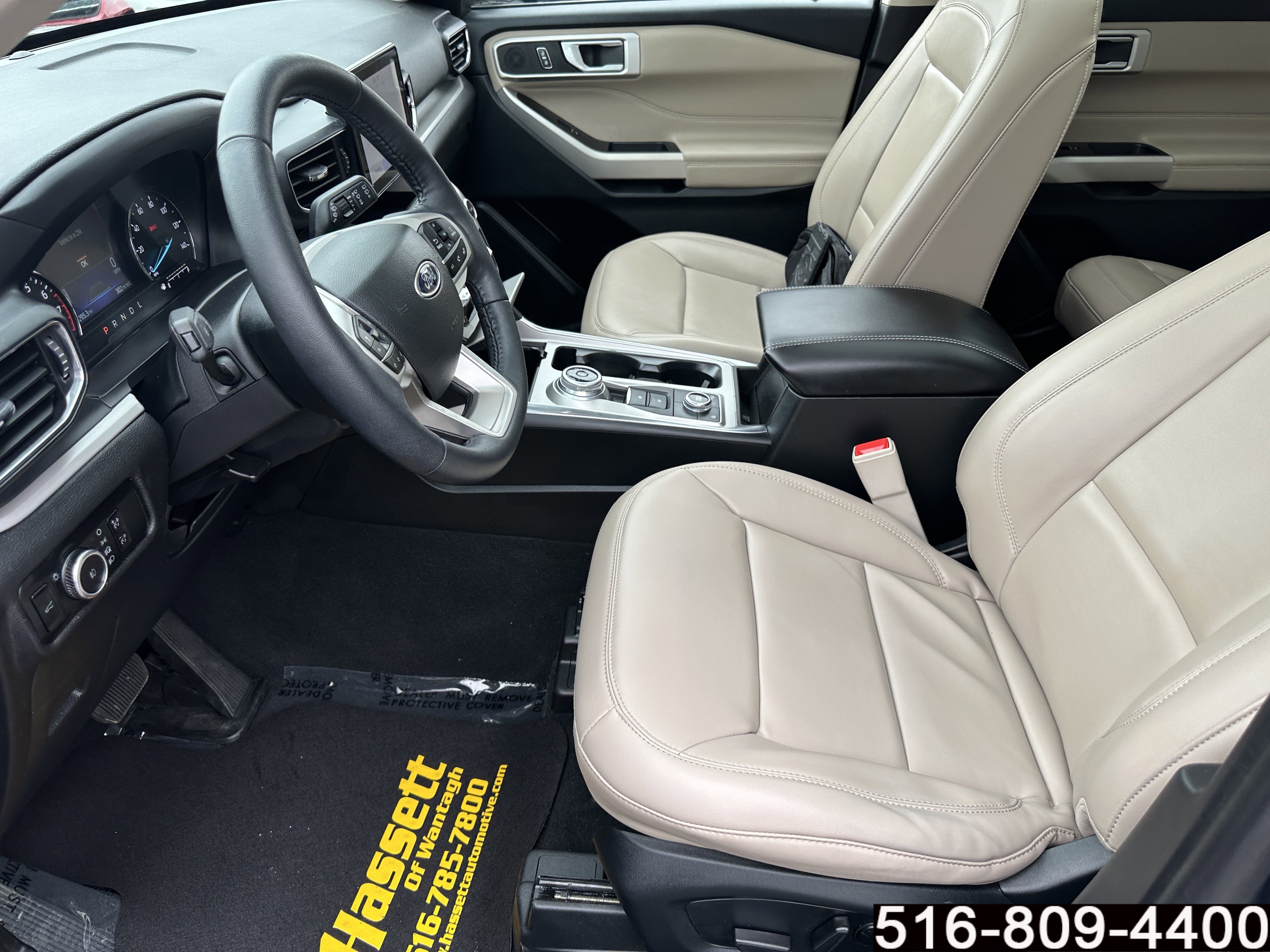 Used 2023 Ford Explorer XLT w/ Equipment Group 202A AWD/4WD image 18