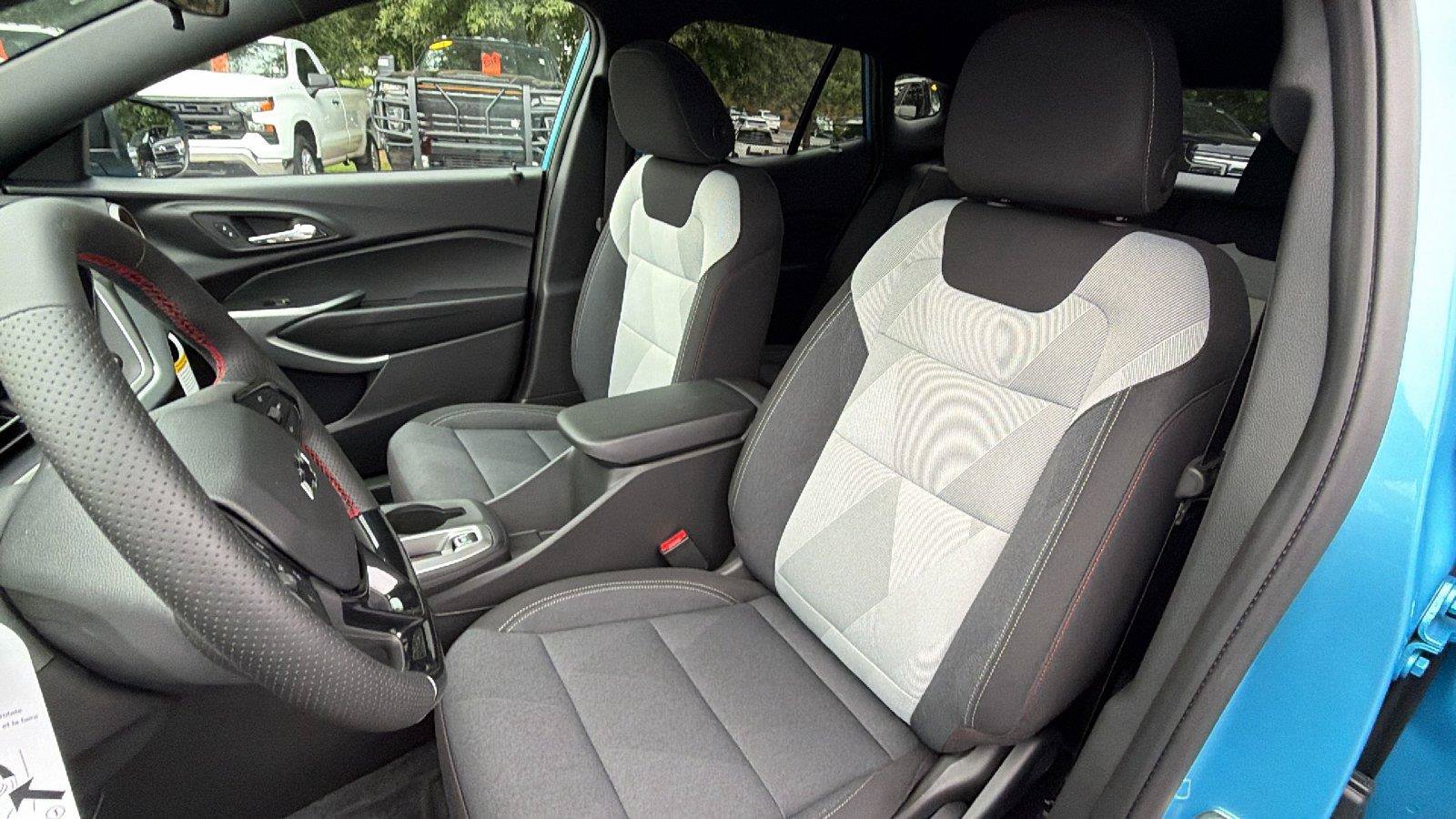 New 2026 Chevrolet Trax RS FWD image 4