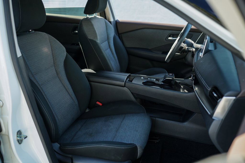 Used 2021 Nissan Rogue SV image 24