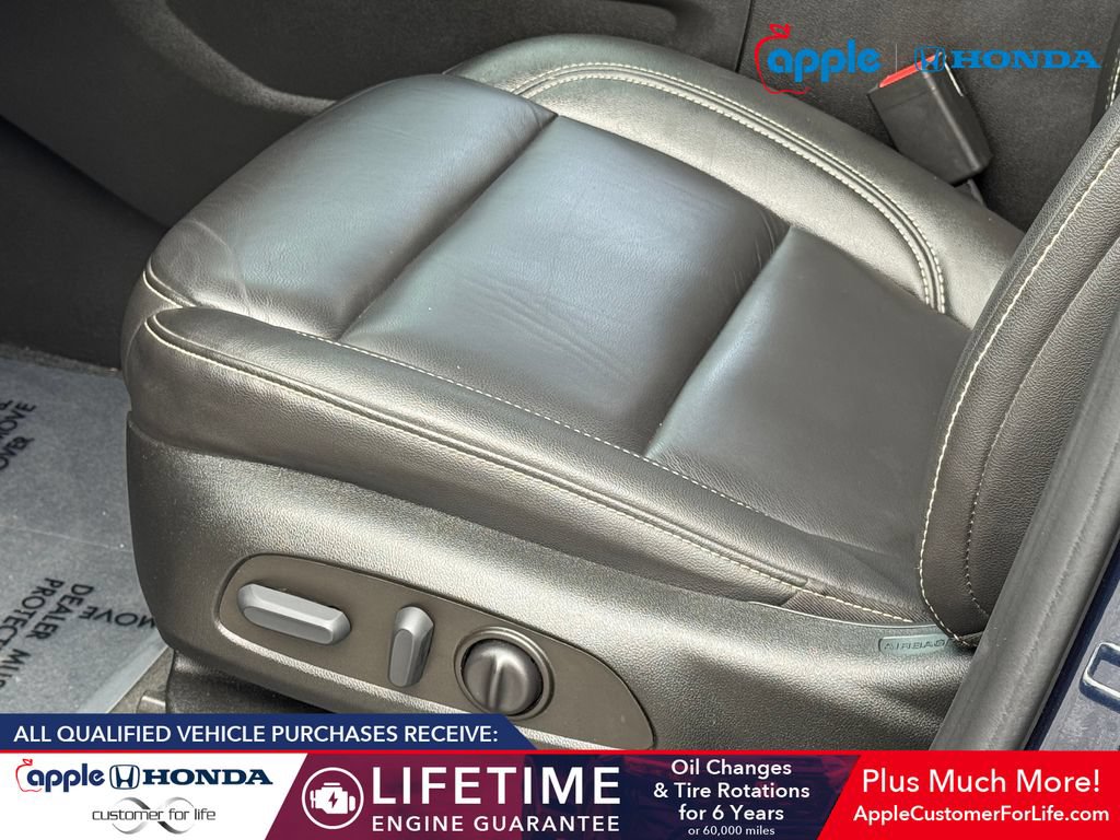 Used 2023 Chevrolet Traverse LT AWD/4WD image 8