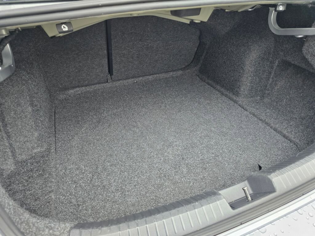 Used 2024 Volkswagen Jetta SE image 18