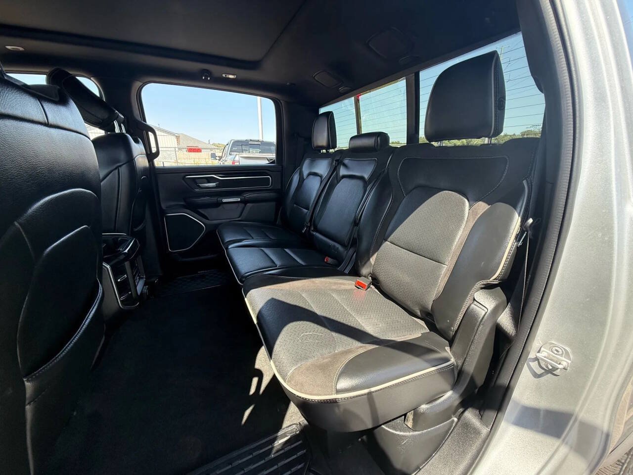 Used 2020 RAM 1500 Laramie AWD/4WD image 19