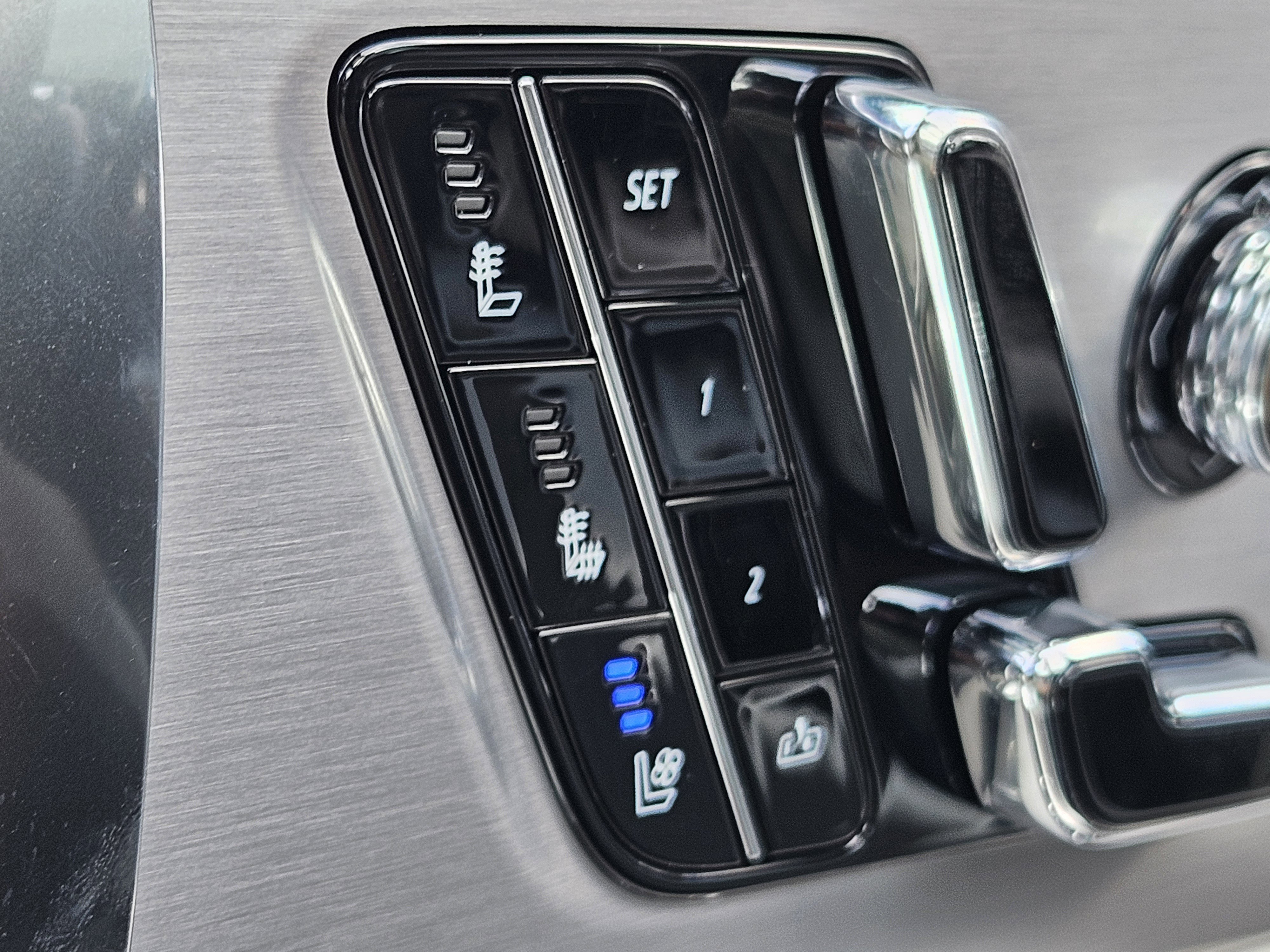 New 2026 Cadillac Vistiq Luxury w/ LPO, Floor Liner Package AWD/4WD image 30