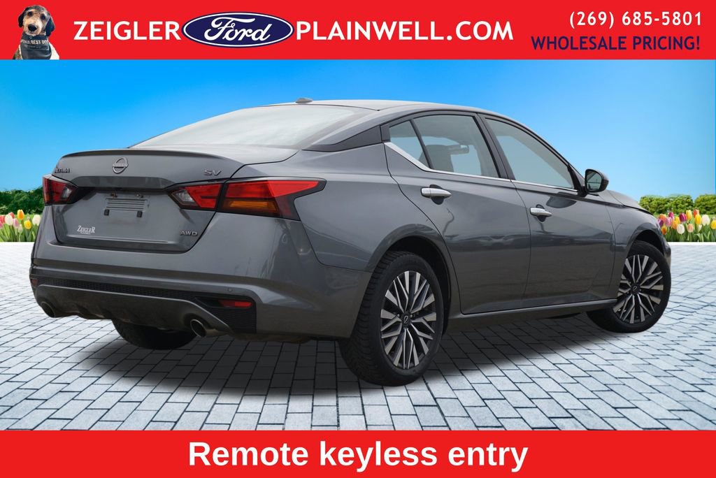 Used 2023 Nissan Altima 2.5 SV w/ SV Premium Package image 5