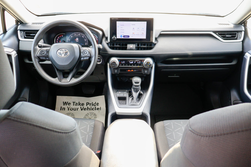 Used 2025 Toyota RAV4 XLE FWD image 8