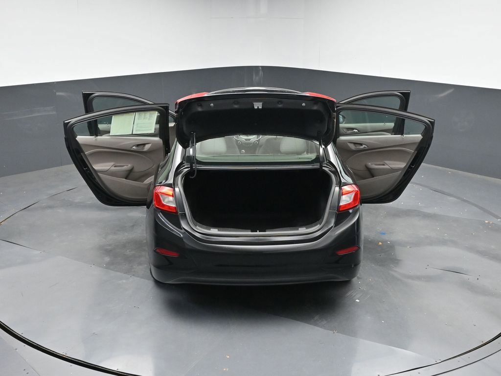 Used 2018 Chevrolet Cruze LS image 39