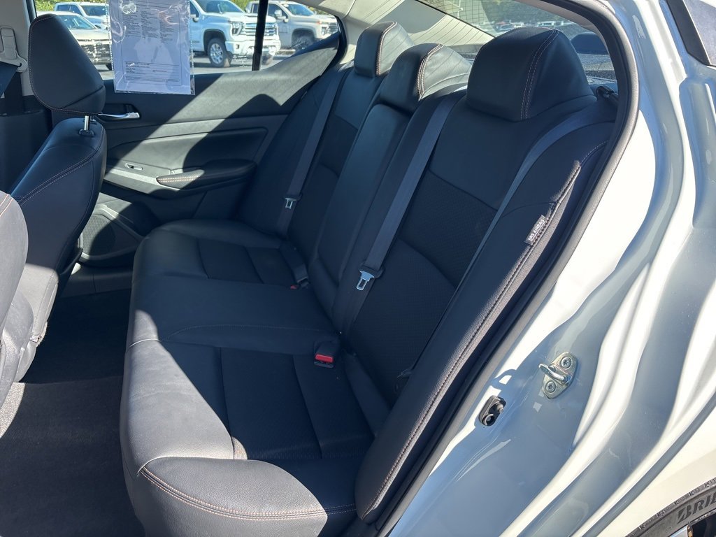 Used 2021 Nissan Altima 2.5 SR w/ SR Premium Package image 10