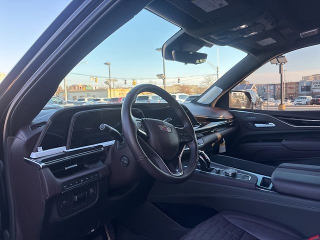 Used 2023 Cadillac Escalade ESV Sport Platinum w/ LPO, ONYX Package image 6