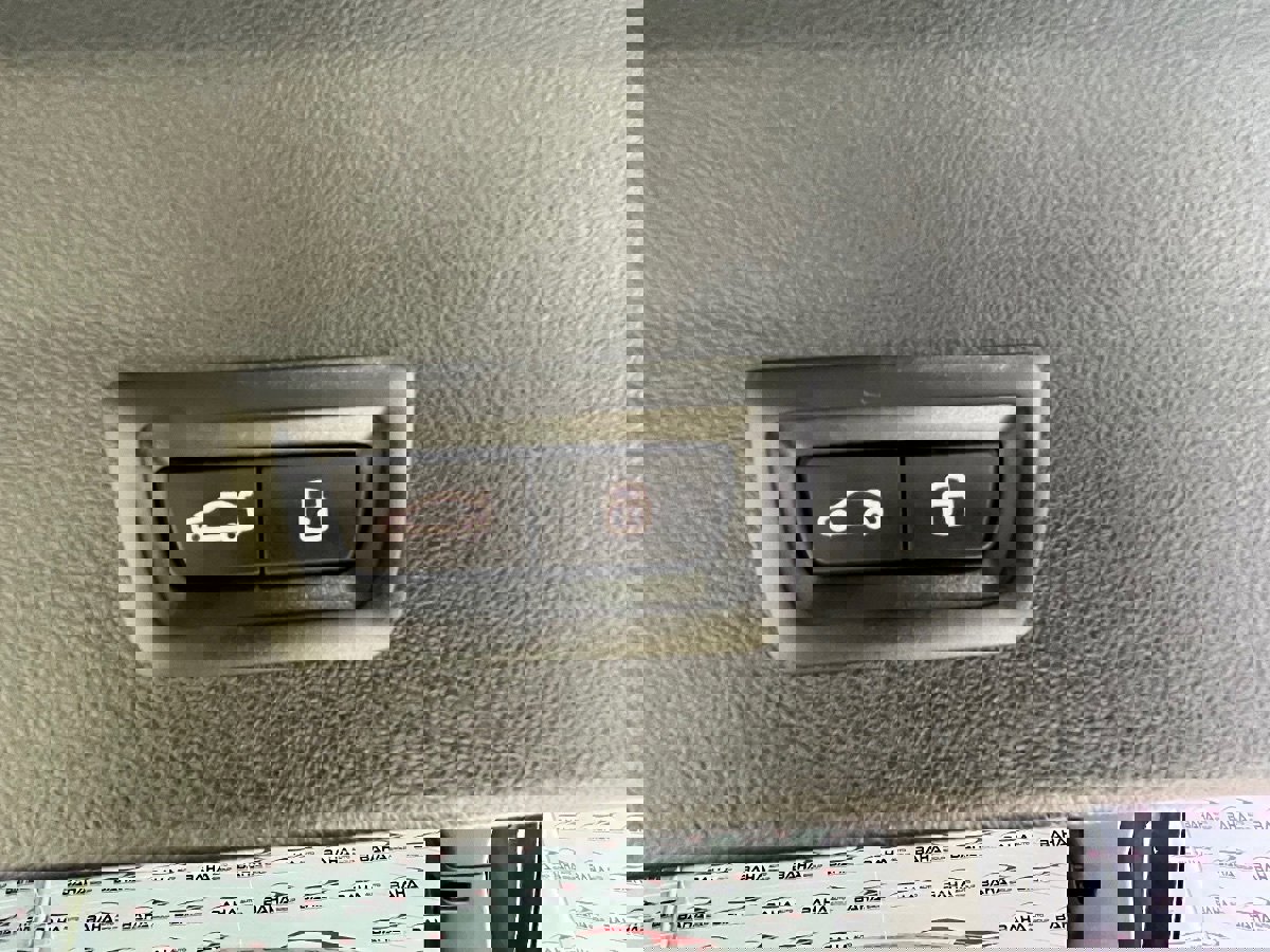 Used 2023 BMW X4 xDrive30i w/ Parking Assistance Package image 34