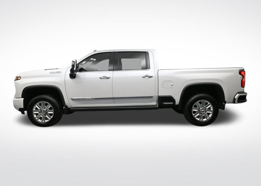 Used 2025 Chevrolet Silverado 2500 High Country w/ High Country Premium Package image 2