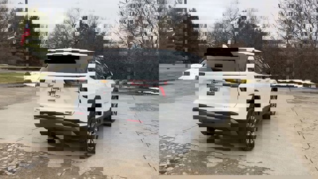 New 2026 Chevrolet Equinox LT w/ Convenience Package II image 8