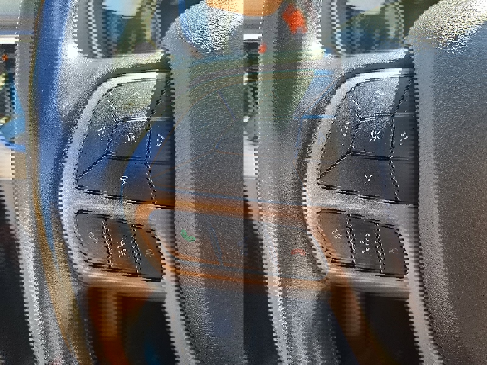 Used 2019 Jeep Cherokee Limited image 21