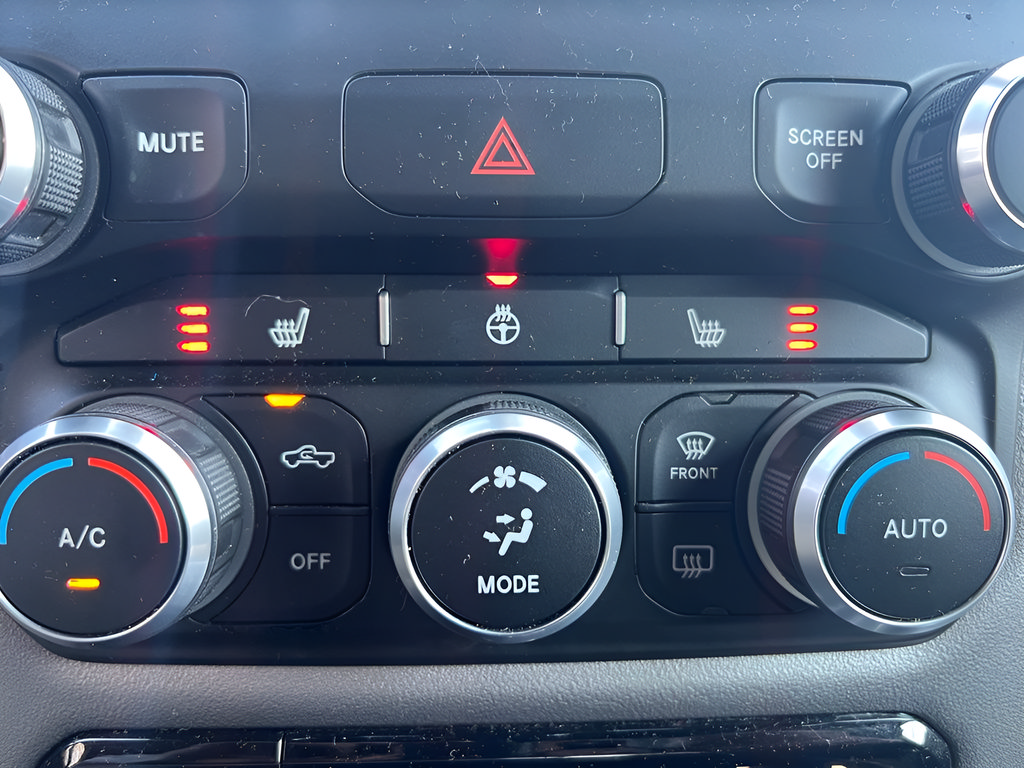 Used 2019 RAM 1500 Big Horn AWD/4WD image 28