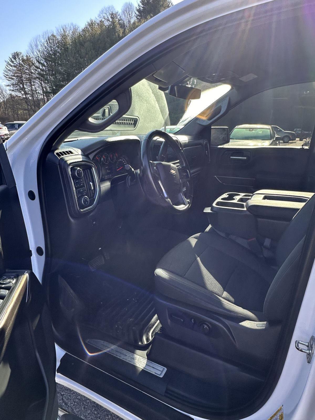 Used 2021 Chevrolet Silverado 1500 LT image 9