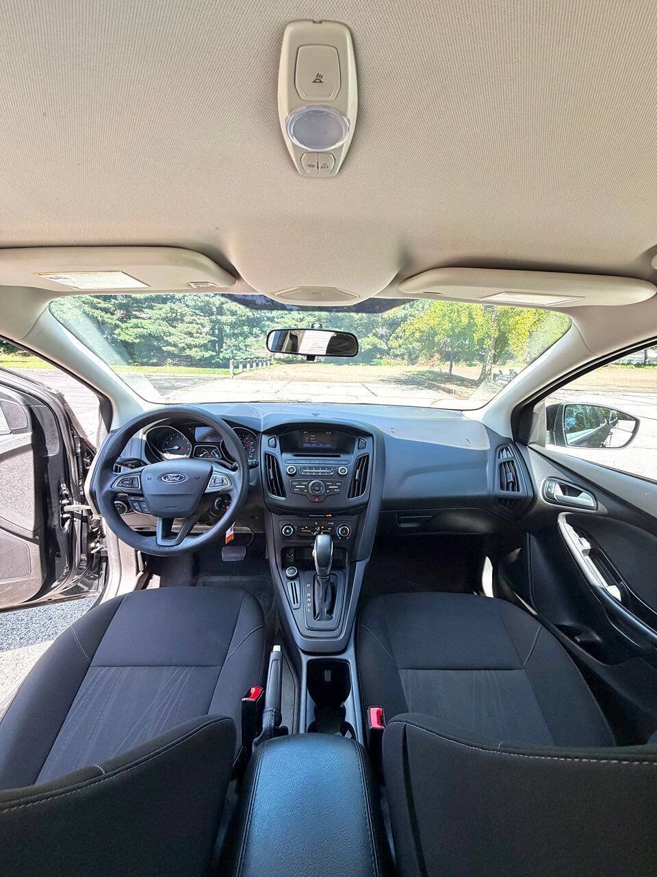 Used 2017 Ford Focus SE FWD image 21