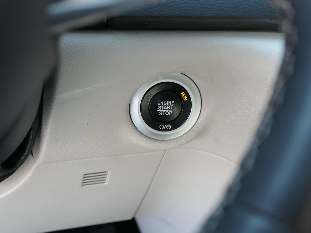 Used 2023 Chrysler Pacifica Touring-L FWD image 15