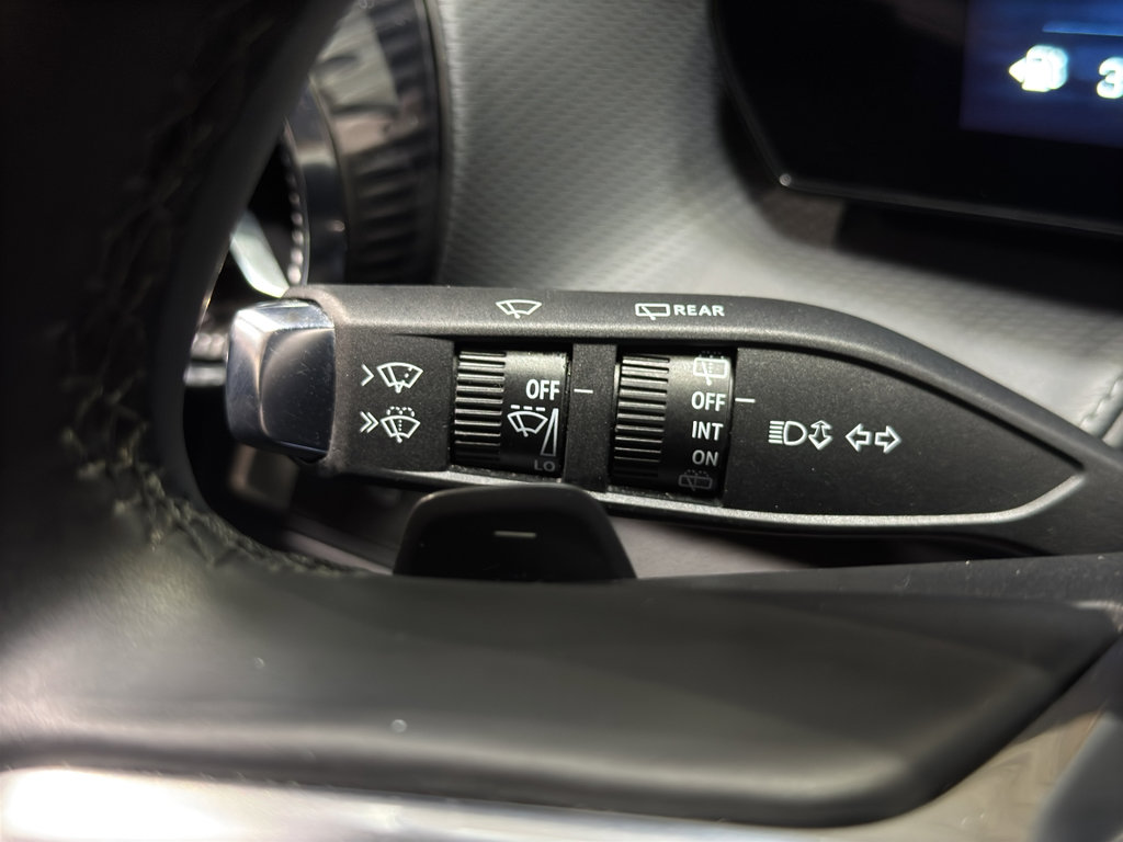 Used 2025 Chevrolet Equinox LT w/ Convenience Package II image 24