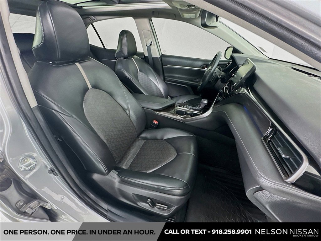 Used 2022 Toyota Camry XSE image 28