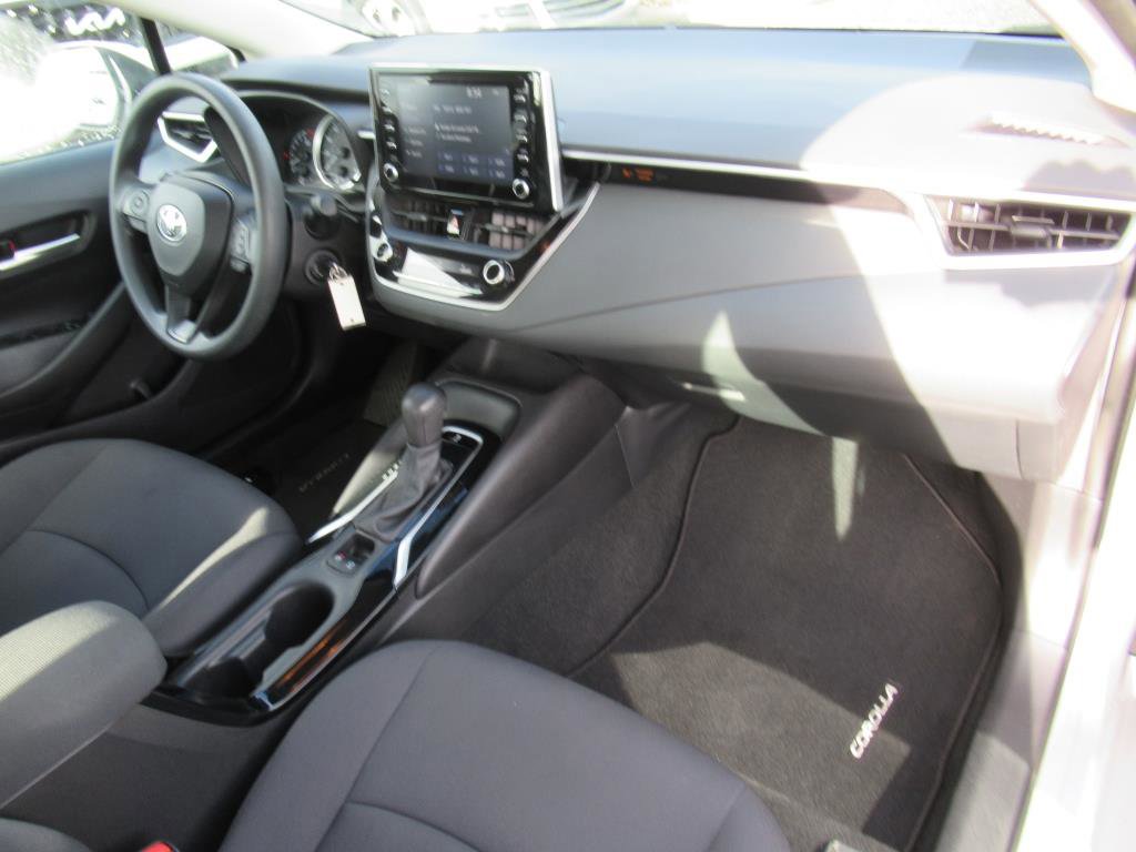 Used 2020 Toyota Corolla LE image 11