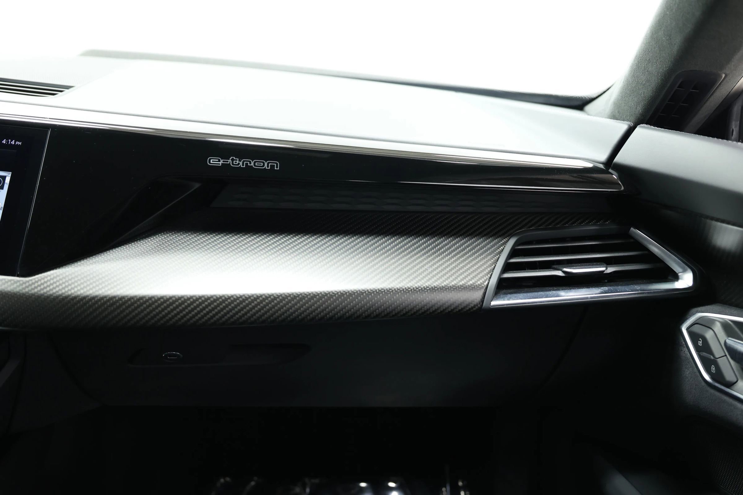 Used 2022 Audi RS e-tron GT w/ Carbon Performance Package image 85