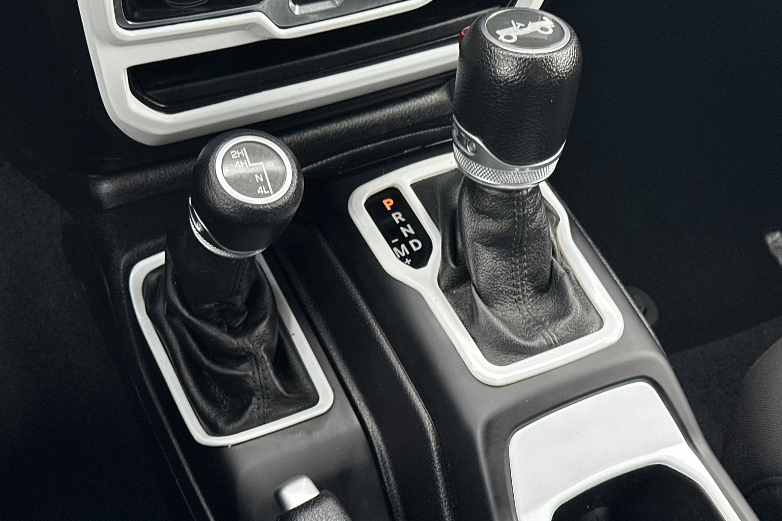 Used 2018 Jeep Wrangler Sport image 17