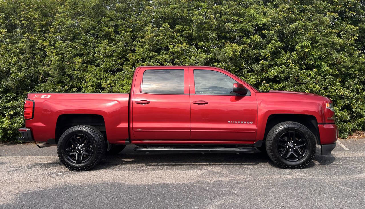 Used 2018 Chevrolet Silverado 1500 LT w/ All Star Edition image 9
