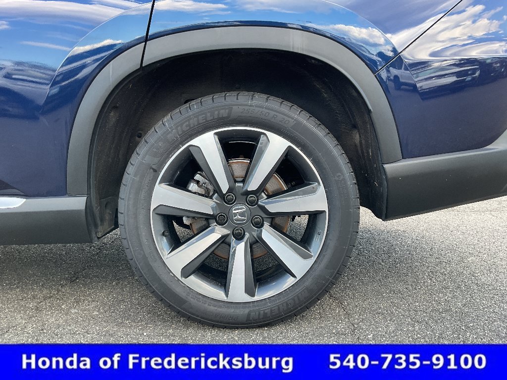 Certified 2025 Honda Pilot Touring image 10