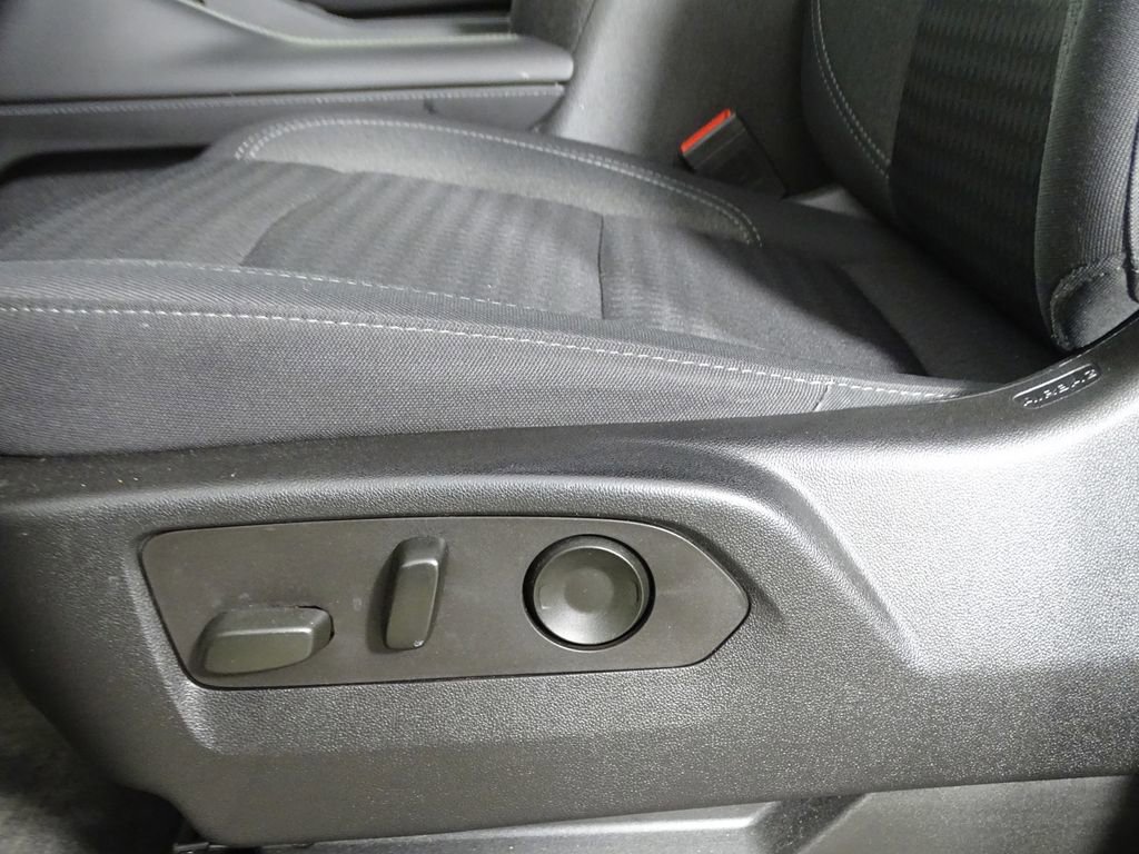 Used 2023 GMC Yukon SLE image 22