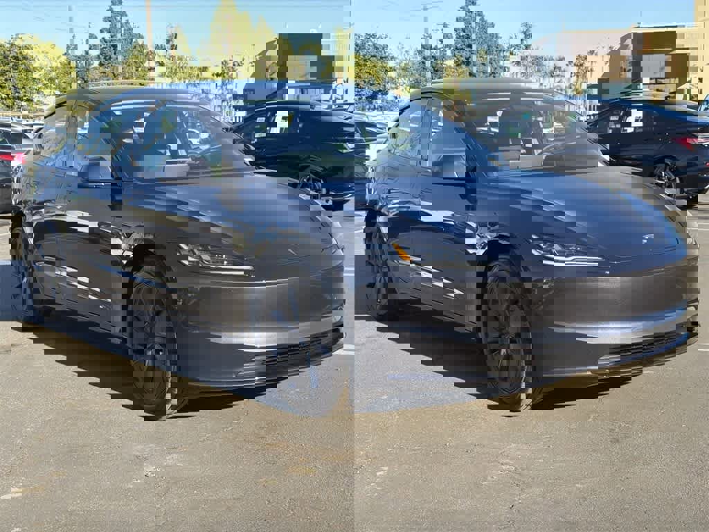 Used 2024 Tesla Model 3 Standard Range image 8