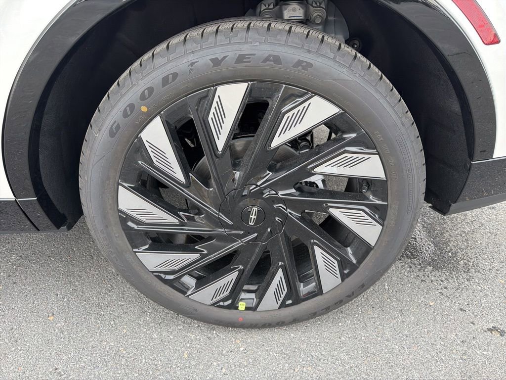 New 2026 Lincoln Nautilus Reserve w/ Jet Appearance Package AWD/4WD image 12