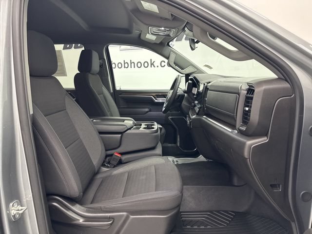 Used 2025 Chevrolet Silverado 1500 LT AWD/4WD image 32