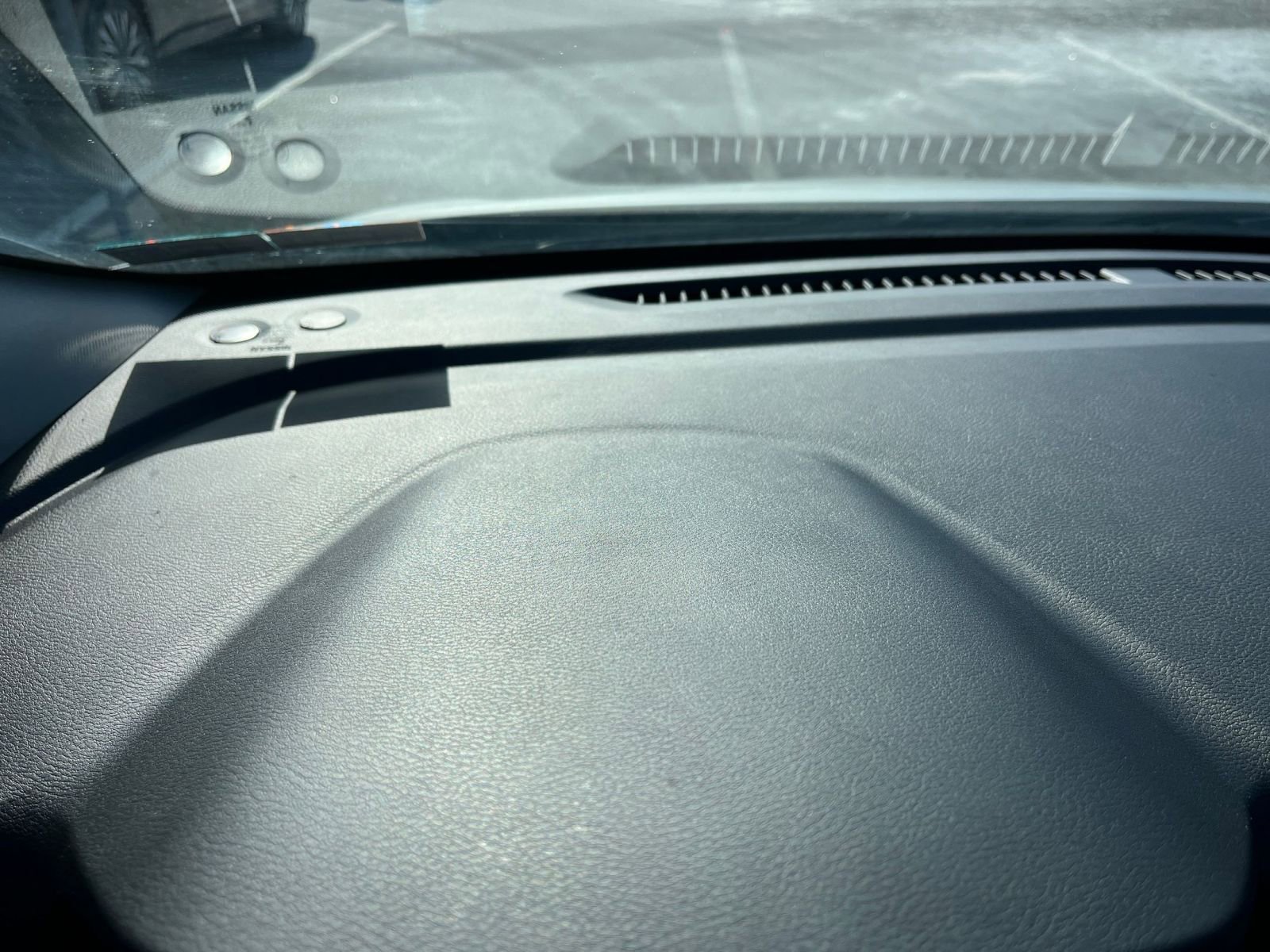 Used 2025 Nissan Versa SV image 33