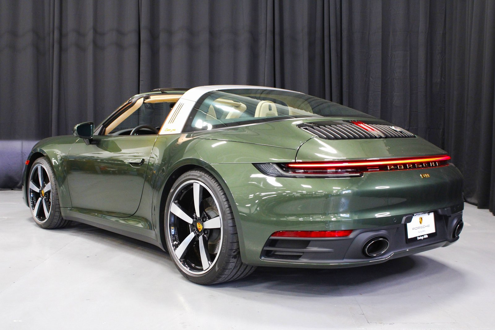 Certified 2021 Porsche 911 Targa 4S image 3