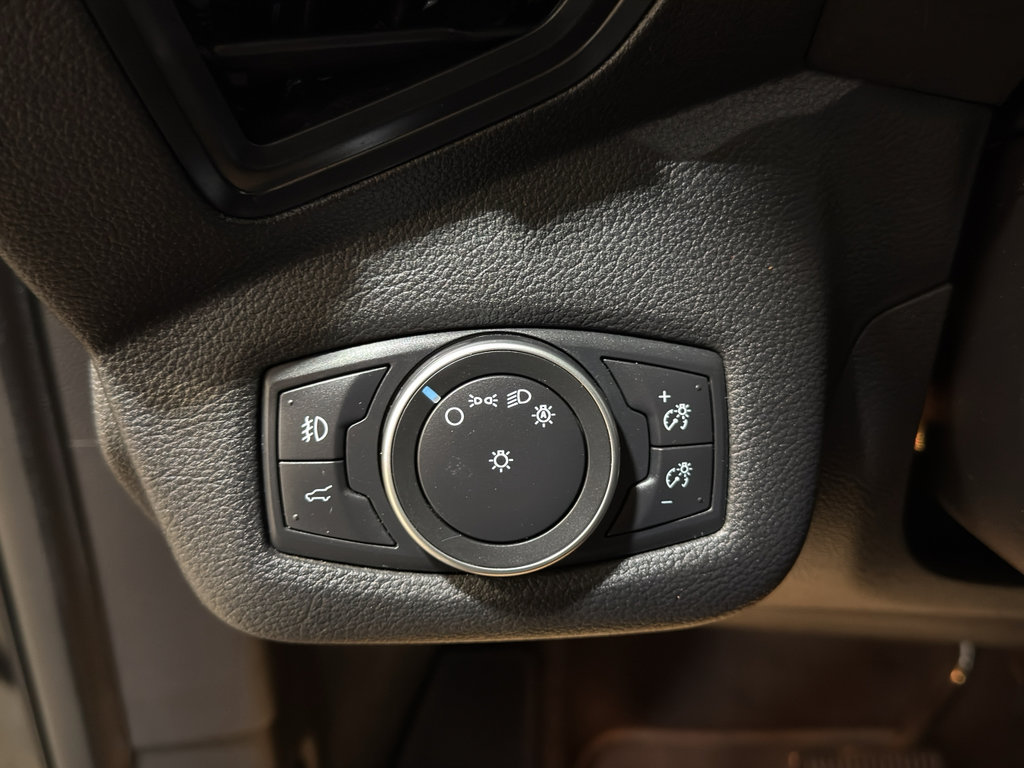 Used 2019 Ford Escape SE image 13