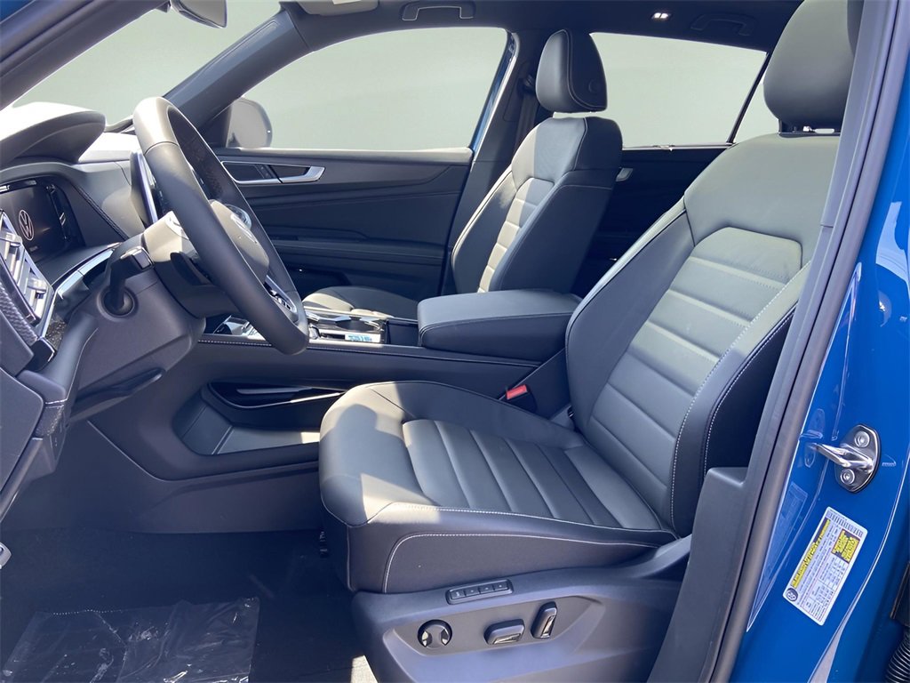 New 2025 Volkswagen Atlas Cross Sport SEL R-Line image 8