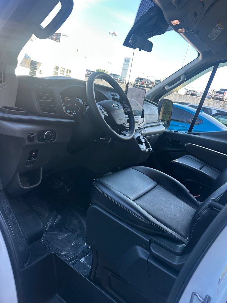 Used 2023 Ford E-Transit Medium Roof RWD image 10